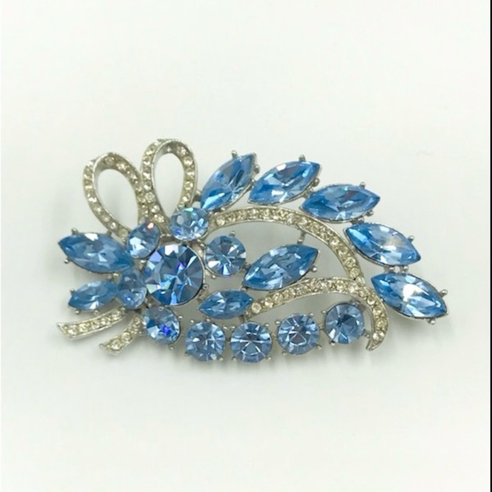 Vintage Weiss Blue & Clear Crystal Pin Brooch